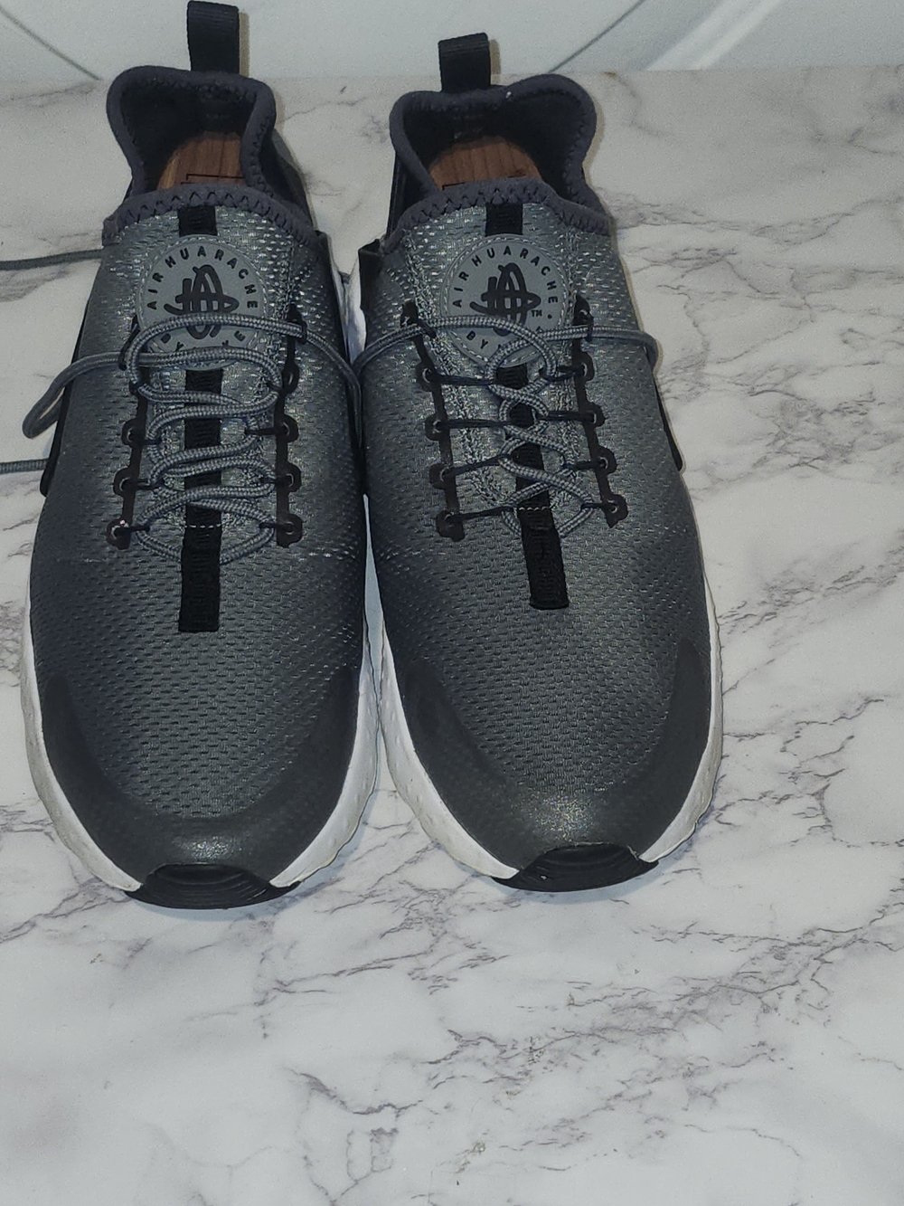 Nike Air Huarache Run Gray Black Women's Size 9 Running Shoes Sneaker Athletic